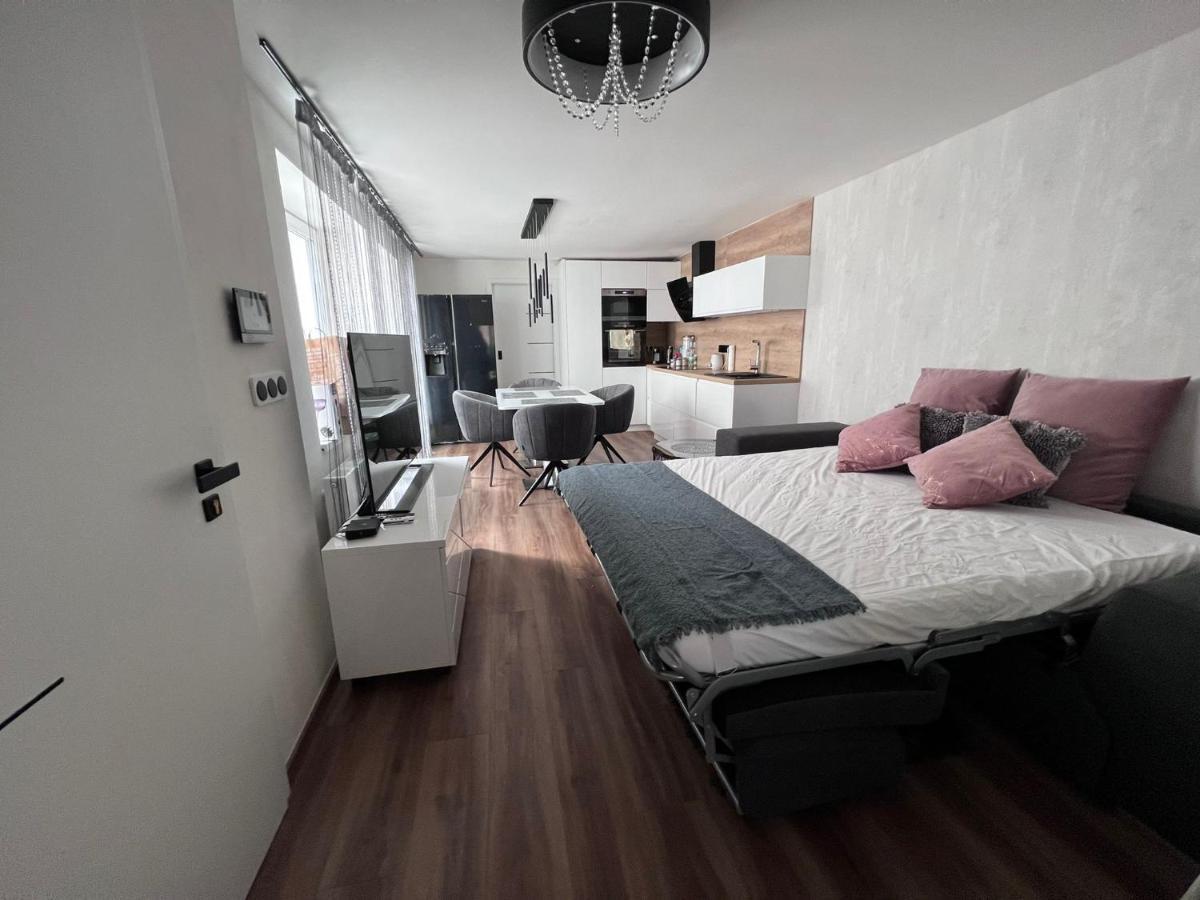 Elizabeth'S Apartments Velke Pavlovice Ngoại thất bức ảnh